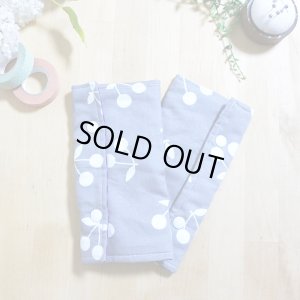 画像2: さくらんぼツイン グレー【抱っこ紐よだれカバー】ベビー 手作りキット 作り方マニュアル付き 手縫いもOK リバーシブル