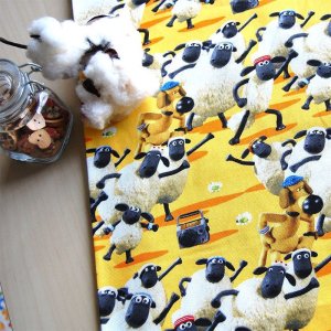 画像3: 【20%OFF】★在庫限り サイズ変更不可★ひつじのショーン ダンシング グリーン/イエロー【エプロン&三角巾】Mサイズ 材料セット 入園入学 中厚手生地【F】