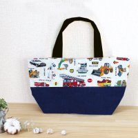 はたらく車 シロ◎底布付【ランチバッグ】 手作りキット 作り方マニュアル付き 入園入学 手芸キット[s]