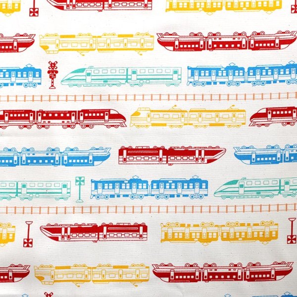 画像1: ●アウトレット サイズ変更不可●カラフルトレイン ホワイト【巾着袋3点セット】中厚手生地 材料セット 作り方マニュアル付き 入園入学 手芸キット (1)