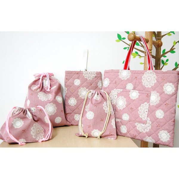 画像2: ●アウトレット サイズ変更不可●リボン&ドイリー ピンク【シューズバッグ】手作りキット 作り方マニュアル付き 入園入学 手芸キット 中厚手生地 プライスOFF (2)