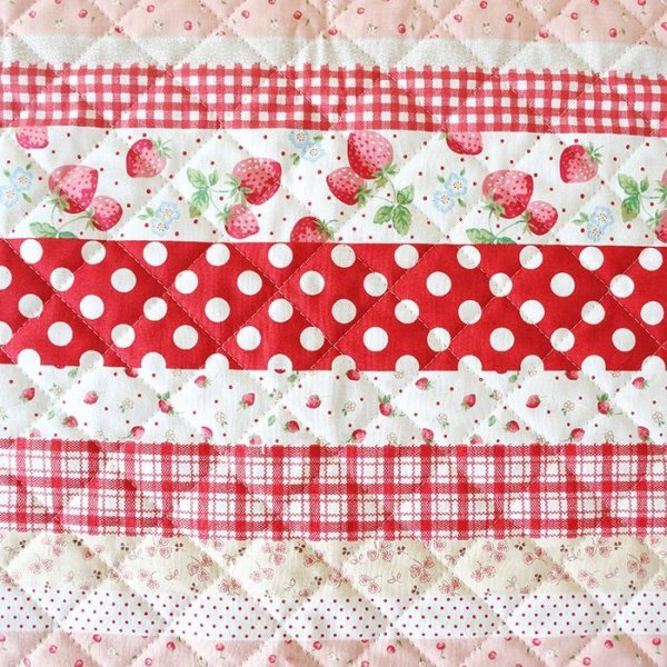 画像3: ●アウトレット サイズ変更不可●いちごのボーダー 赤/ピンク【レッスンバッグ】キルティング生地 手作りキット 作り方マニュアル付き 入園入学 手芸キット (3)