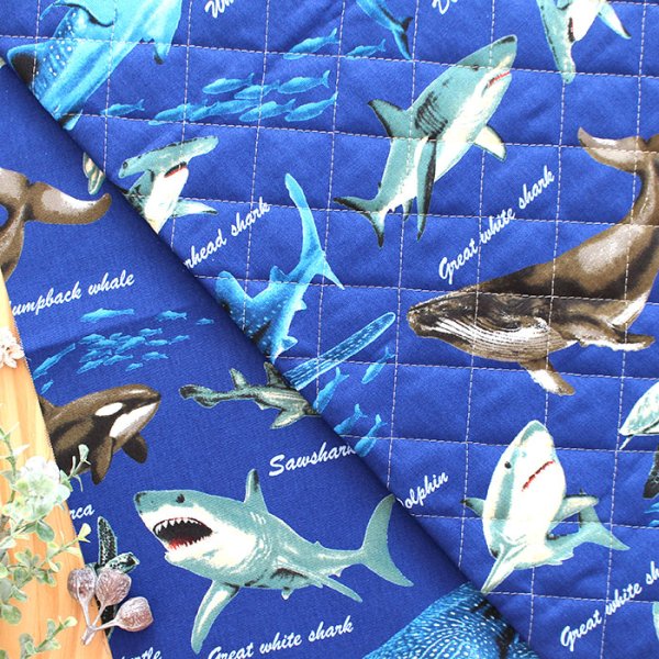 画像1: クジラとサメ ネイビー【コップ袋】中厚手生地 手作りキット 作り方マニュアル付き 入園入学 手芸キット[n] (1)