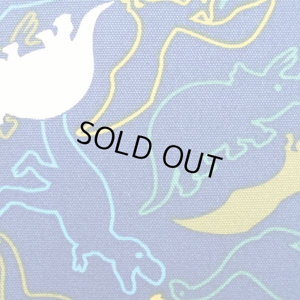 画像2: ●アウトレット サイズ変更不可●きょうりゅうの世界【給食袋】手作りキット 入園入学 手芸キット 中厚手生地 (2)