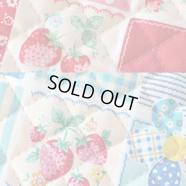 画像3: ●アウトレット サイズ変更不可●ストロベリーパッチ ブルー【シューズバッグ】 手作りキット 薄手生地+裏地 作り方マニュアル付き 入園入学 手芸キット (3)